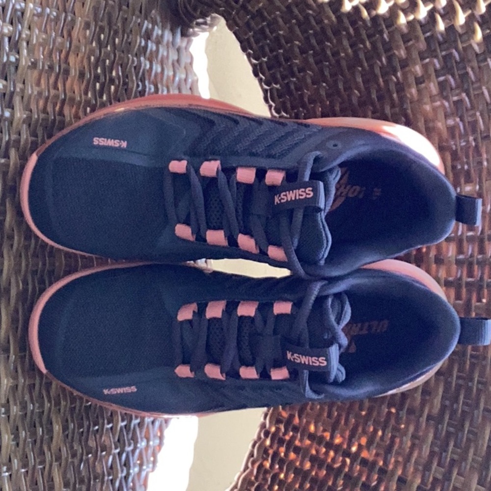 K-Swiss women’s Ultrashot 3 tennis shoe. Excellent condition, worn twice